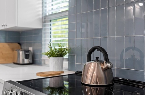 Allendale Terrace Apartment | Sea Glass Cottage - Charming Apartment Minutes to Downtown St Pete