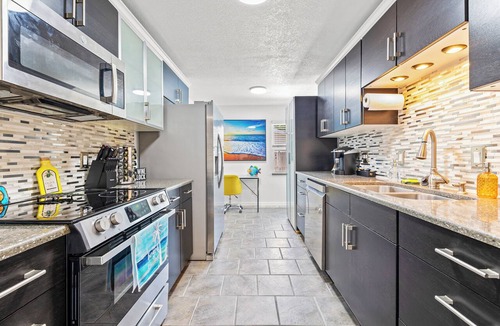 Anona House | Sea La Vie - Family Fun - 9 Min to Beach