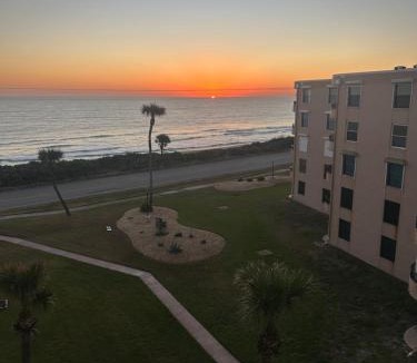 Ormond Beach Hotel | Sea Turtle Bungalow
