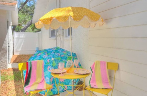 Largo Condo | Sea Turtle-Private bed and bath separated suite