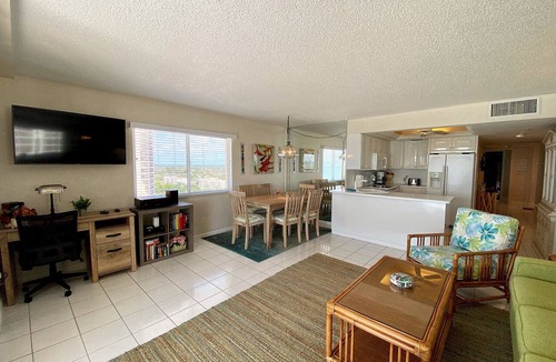 Marco Island Condo | Sea Winds 1506: Amazing Views from Corner unit condo!