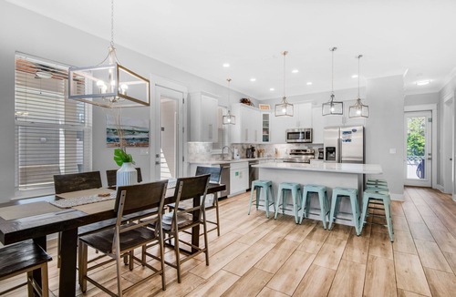 Emerald Waters Village House | 🌴 Sea Ya Sun 4BR | FAB Kitchen 2 Pools Miramar Beach 🏖️