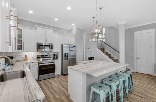 Emerald Waters Village House | 🌴 Sea Ya Sun 4BR | FAB Kitchen 2 Pools Miramar Beach 🏖️