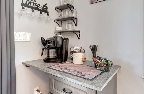Bellevue Terrace House | Seascape-fam friendly-near Pinecraft-20min beach