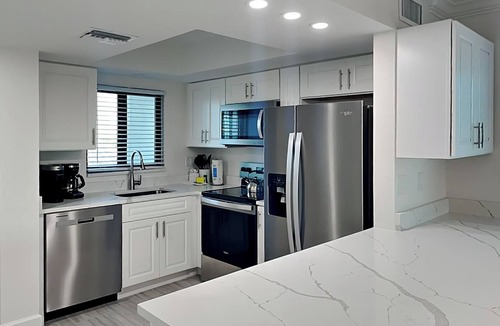 Mid Island Condo | Seaside 401 | Newly Renovated Corner Condo w. Stunning Gulf Views!