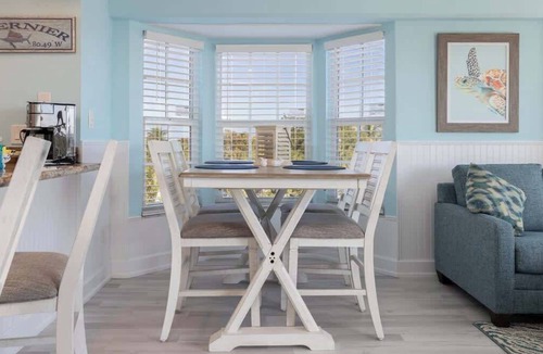 Tavernier Condo | Seaside Escape with Luxe Interior and Ocean Views