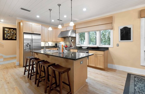 Seaside House | Seaside Gem Near Town Center - Beach & Pool Access