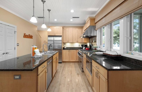 Seaside House | Seaside Gem Near Town Center - Beach & Pool Access