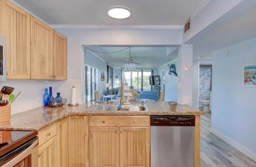 Hutchinson Island South Condo | Seaside Serenity & Luxury Living at This 2-Bedroom Condo on Hutchinson Island