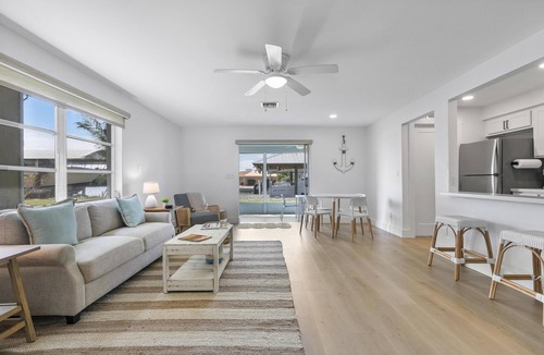 Isles of Capri House | Seasonal Waterfront Retreat – 2 Bedroom Duplex on the Isles of Capri