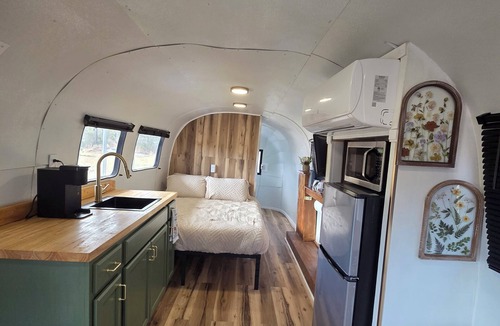 Nashville Cabin | Secluded Airstream Retreat on 4 Acres Nashville GA