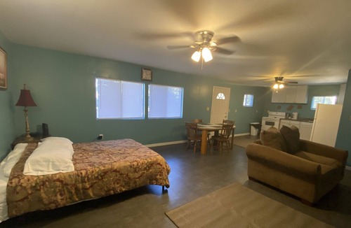 Ocklawaha Cabin | Secluded Cabin #2 in the Woods Close to Everything
