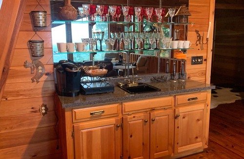 Tate House | Secluded & Cozy Log Cabin w/Expansive Deck Views