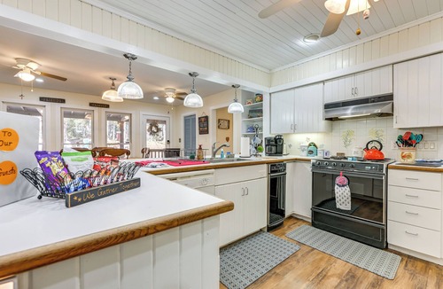 Pine Mountain Valley Cabin | Secluded Hamilton Cabin Retreat w/Private Lake!