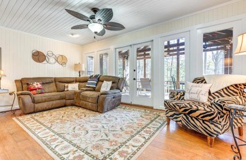 Pine Mountain Valley House | Secluded Hamilton Cabin Retreat w/Private Lake!