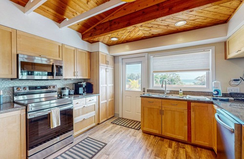 Melbourne Beach Condo | Second-floor coastal condo w/ocean views, balcony, WiFi, AC, steps to the beach