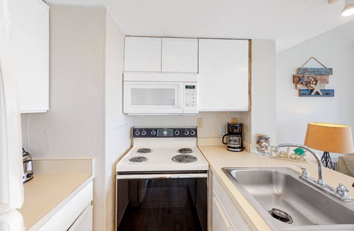 Fort Morgan Condo | Second-floor condo with pool, hot tub, ocean view, fast WiFi & central AC