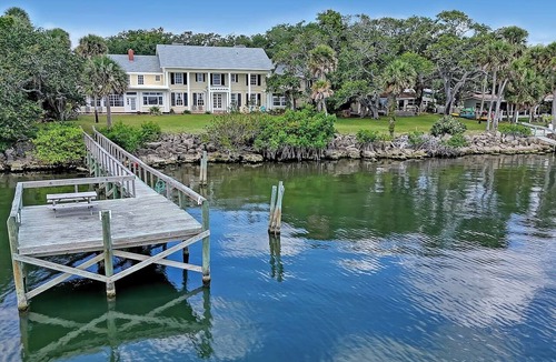 Tropic Apartment | See Wildlife Daily 2bd/2ba Riverfront Entire Apt