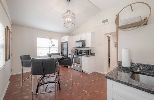 Old Seminole Heights Apartment | SEMINOLE HEIGHTS - Tampa - Outdoor Patio - Minutes from Downtown