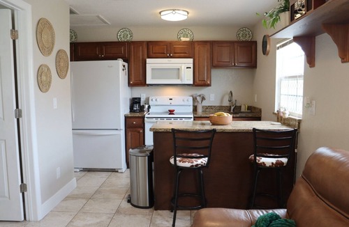 Pinecrest West Park Apartment | Serene 1-bedroom apartment in Tampa