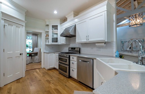 Montrose House | Serene & elegant Montrose home with private Yoga Studio and TV in every bedroom