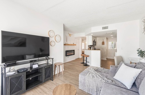 Trailer Estates Apartment | Serene Escape King Master, Minutes to AM Island, IMG & More