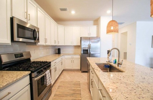 Lakewood Ranch House | Serene lakefront pool home in Lorraine Lakes - Coral Paradise