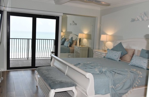 Madeira Beach Condo | Serene Madeira Beach's best spot to relax! 1/2 mile to John's Pass, dogs ok