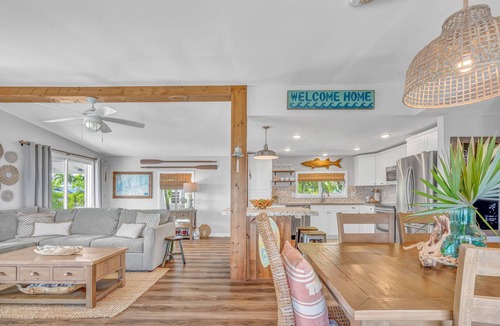 Little Torch Key House | Serene Sea Cottage Escape with Endless Ocean Views in Little Torch Key