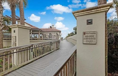 Sawgrass House | Shady Palms - 2BR Retreat w Pool & Beach Access