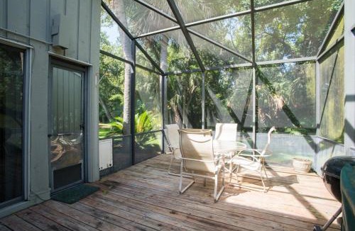 Sawgrass House | Shady Palms - 2BR Retreat w Pool & Beach Access