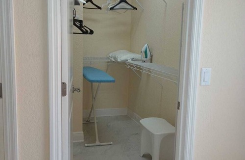 Tavares Condo | Shantiniketan F 8/2508/50 minutes to the Disney 2 mile to down town Tavares.
