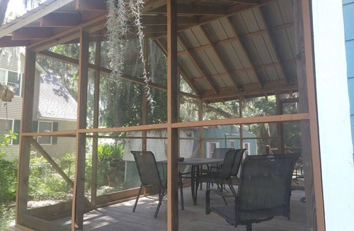 Shellman Bluff House | Shellman Bluff Marina, Hunters Cafe half block walk. Also near the Golf Course.