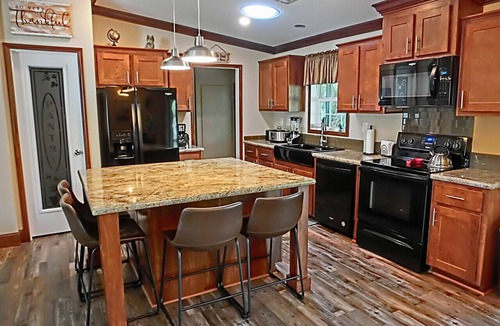 Weeki Wachee Gardens House | Shelter from the Storm | Weeki Wachee Riverfront Escape