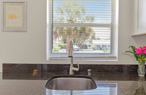 Laurel House | Shoreline Bungalow