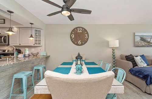 Holiday Isle Condo | Shoreline Towers 2083 * Beach Chair Set Included