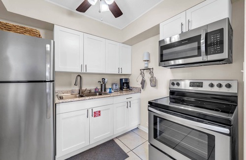 Laguna Beach Condo | 🌊Short Easy Walk to Beach | Great Outdoor Space | Linda's Cozy Cottage B🌴