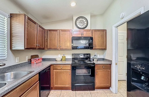Ridge Wood Heights House | Siesta Key Paradise with Hot Tub