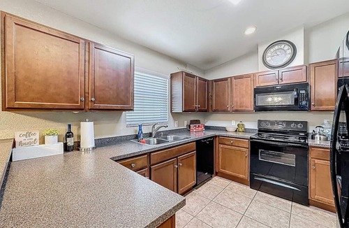 Ridge Wood Heights House | Siesta Key Paradise with Hot Tub