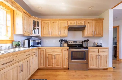 Pittsfield House | Silver Lake Cabin w/Own Lake near Cooperstown