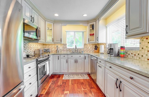 Singer Island Apartment | Singer Island Condo: Walk to Beach & Marina!