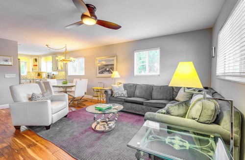 Singer Island Apartment | Singer Island Condo: Walk to Beach & Marina!