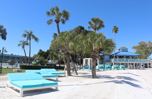 Pinellas Point Hotel | SkyBeach Escape | Close to Chihuly Collection & Art Vibes | Outdoor Pool