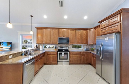 Bradenton Beach House | Sleeps 10 Beach-Bay Views Private Heated Pool Elevator Perfect location