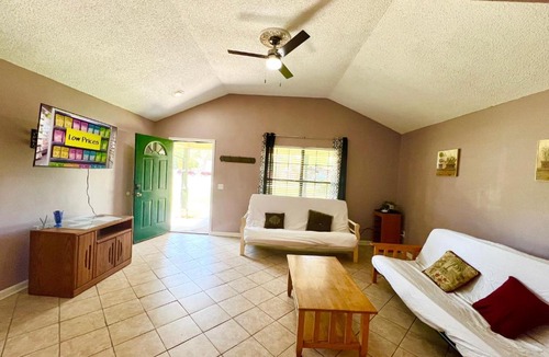 Kingsland House | Sleeps 10,Near HWY I-95,40,17 & Kings Bay navybase,Cumberland Island,JAX airport