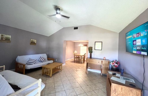 Kingsland House | Sleeps 10,Near HWY I-95,40,17 & Kings Bay navybase,Cumberland Island,JAX airport