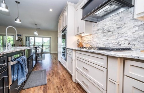 Wedowee House | Sleeps 12. 3 private bedrooms, bunkroom. Sidewalk to dock, no steps Water toys