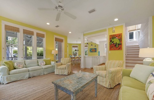 Seaside Cottage | SLEEPS 12 IN SEASIDE, TOWER, PORCHES & UPDATED - Big Pink