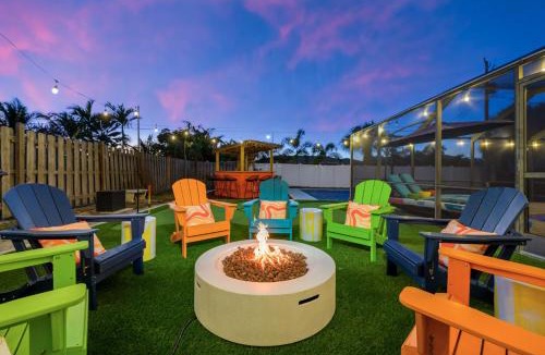 West Bradenton House | Sleeps 14 Sport Court Tiki Bar Heated Pool