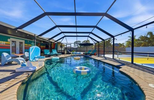 West Bradenton House | Sleeps 14 Sport Court Tiki Bar Heated Pool